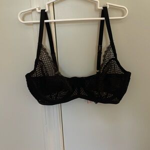 NWT Victoria secret lingerie 34D